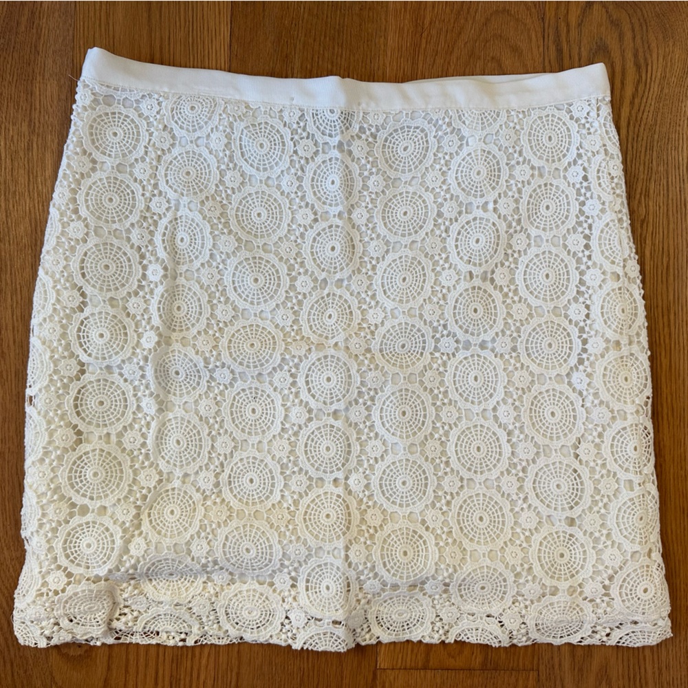 Pretty lace mini skirt in ivory size 10